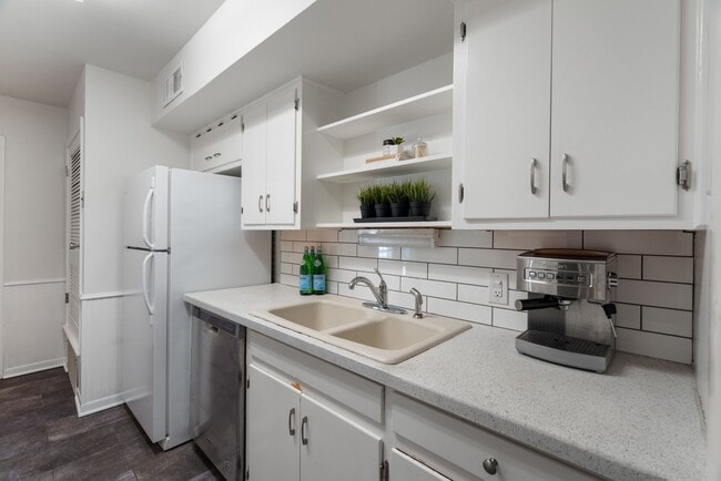 Building Photo - 509 Wilshire Dr