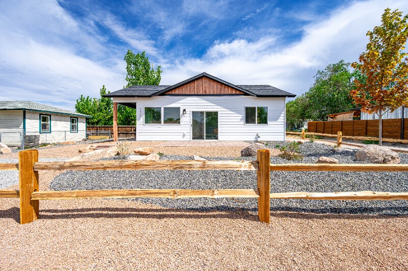 Building Photo - 317 W Ouray Ave