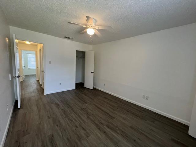 Building Photo - 1428 W Braker Ln