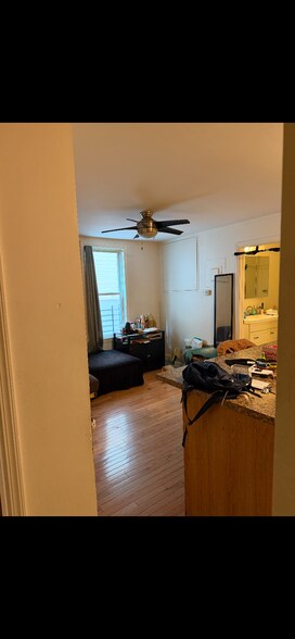 Building Photo - 495 S 18th St