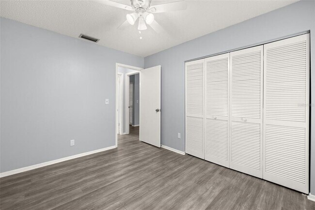 Building Photo - 3257 Laurel Dale Dr