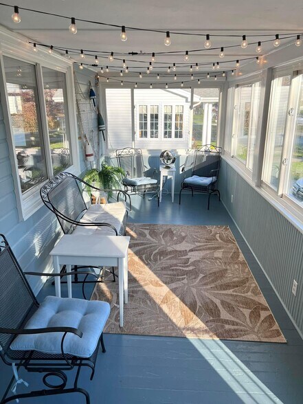 Sun porch not included in sq ft - 19 Hammock Pky