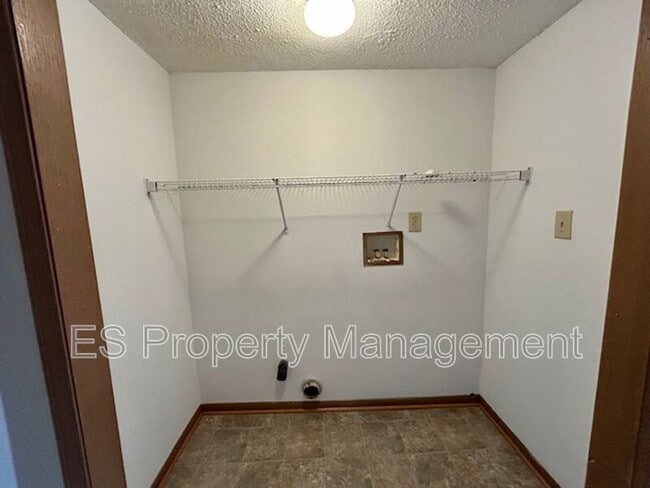 Building Photo - 6316 Long River Ln