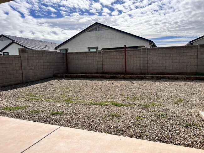 Building Photo - 37805 W San Alvarez Ave