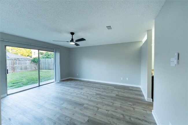Building Photo - 4714 Glenvillage St