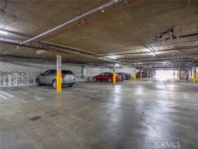Building Photo - 1706 Grismer Ave