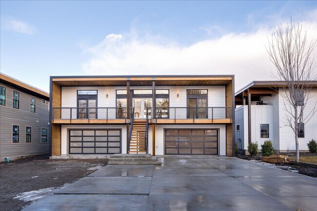 Building Photo - Modern Newly Built 4 Bed, 3 Bath Home!