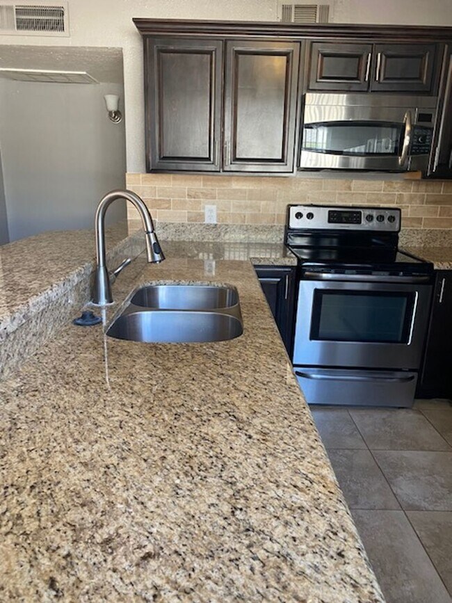 Building Photo - $1,275 For Lease-1 Bedroom-1 Bath Apt in T...