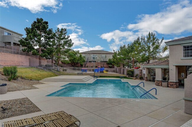 Building Photo - 229 Serenity Crest St