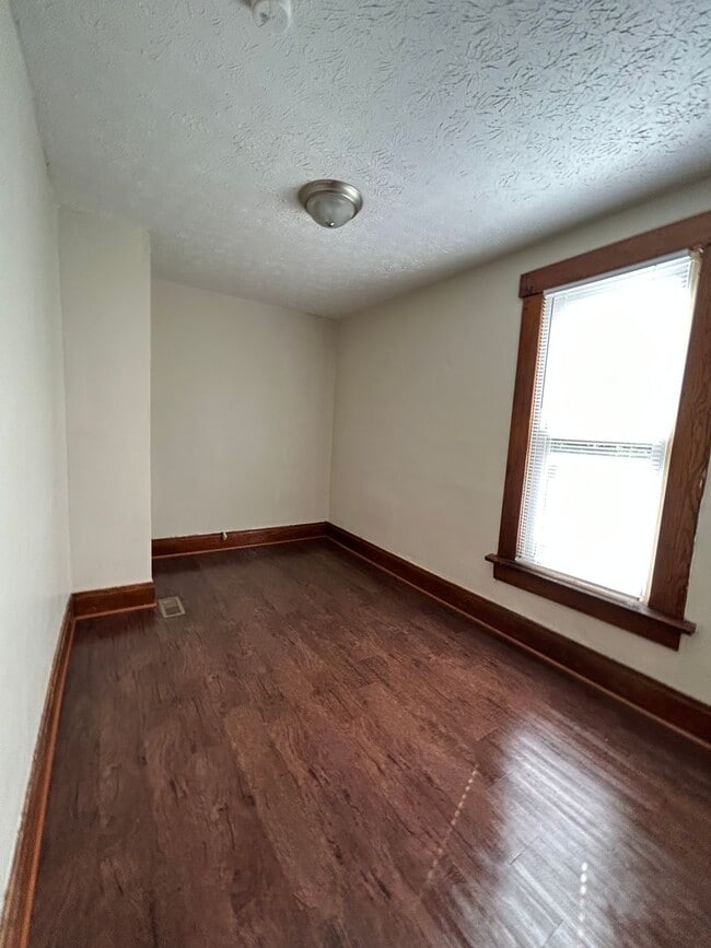 Building Photo - 83 E Maynard Ave