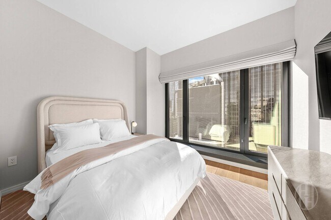 Building Photo - 111 W 56th St