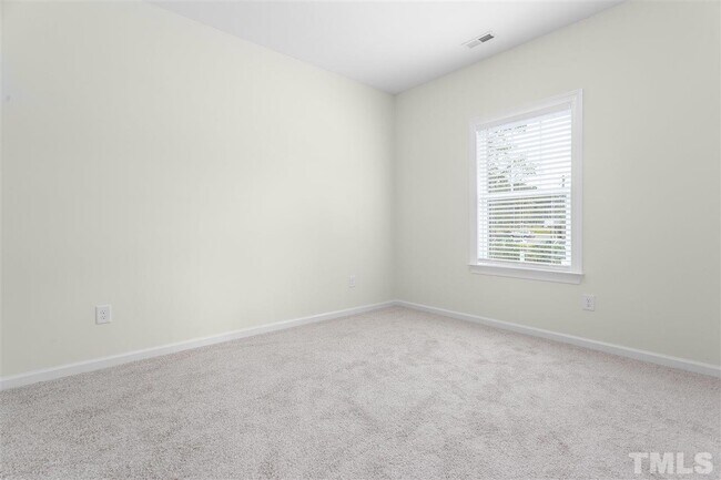 Building Photo - 2034 Chipley Dr
