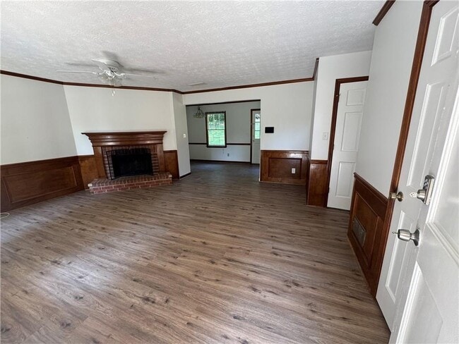 Building Photo - 116 Woodglen Ct