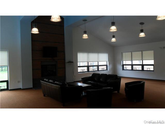 Building Photo - 12 Charles Ln