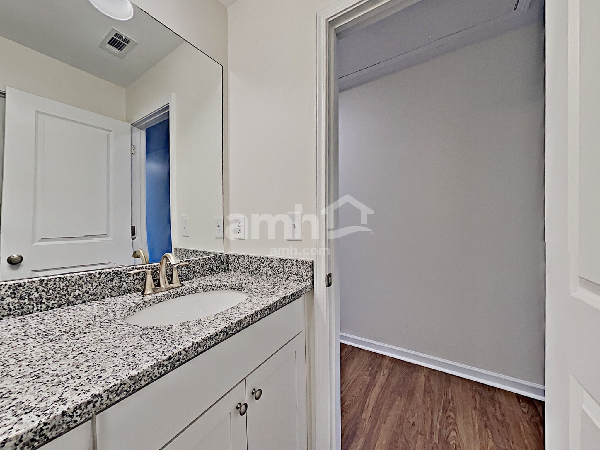 Building Photo - 505 Camp dr