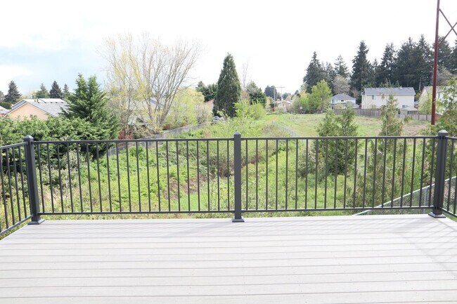 Building Photo - 9507 NE 39th Ave