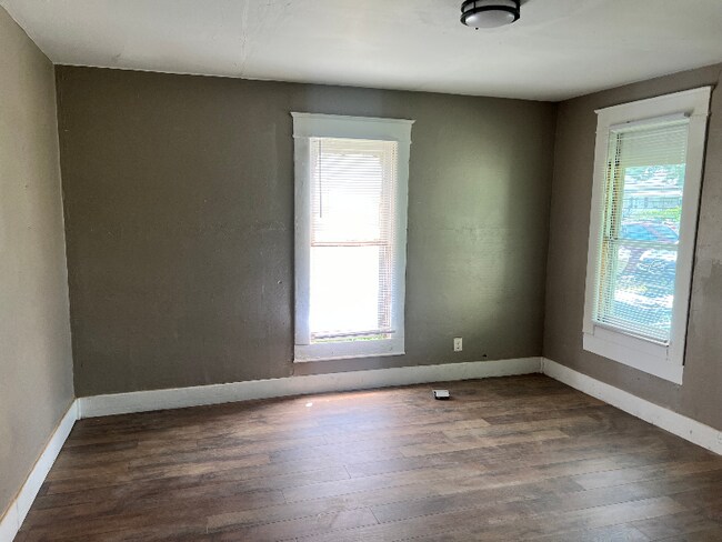 Building Photo - 411 N Pottenger Ave