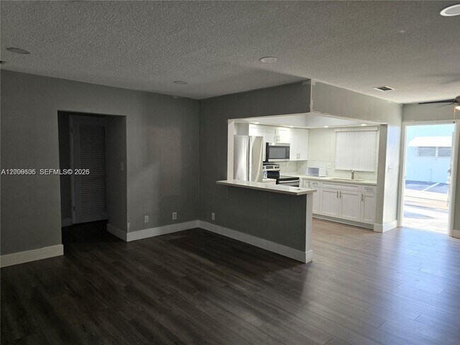Building Photo - 3711 Van Buren St