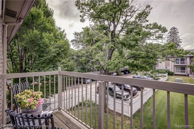 Building Photo - 3501 W 14 Mile Rd