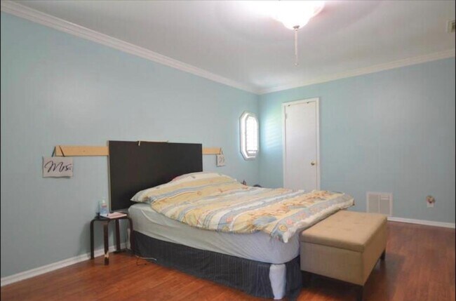Building Photo - 4107 Cypress Lake Dr