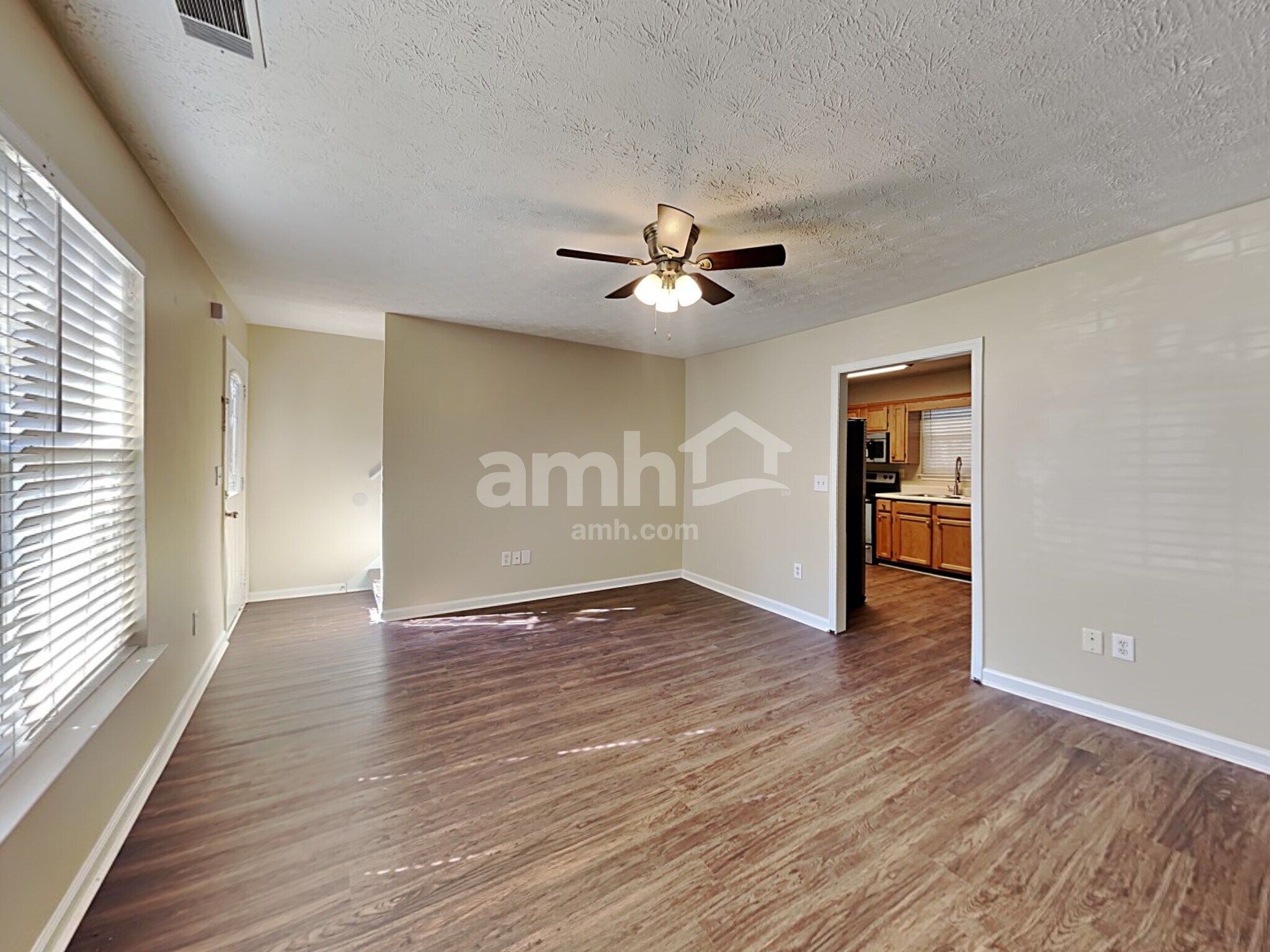 Building Photo - 322 Hillcrest Ln