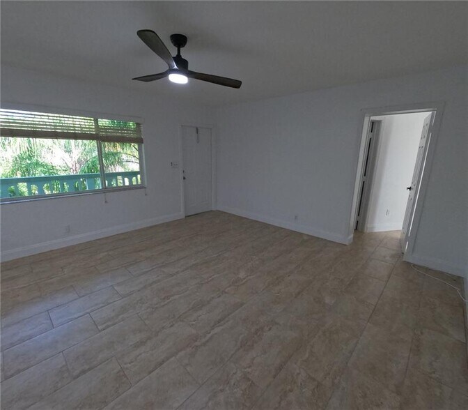 Building Photo - 1423 Holly Heights Dr