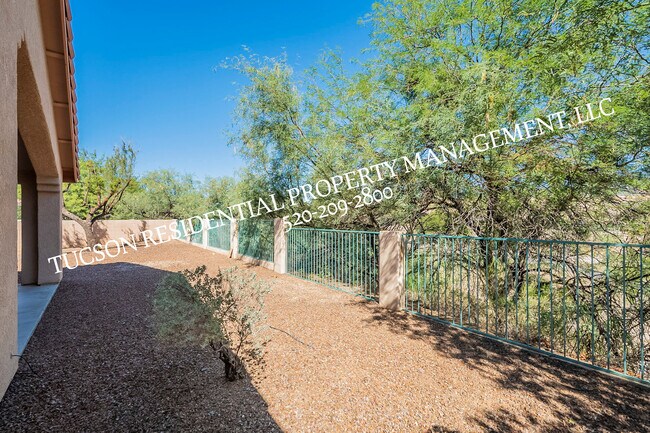 Building Photo - 11174 N Sand Pointe Dr