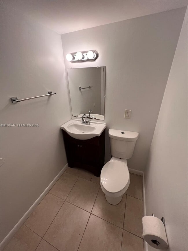 Building Photo - 15221 NE 6th Ave