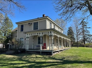 Building Photo - 807 Vermillion St