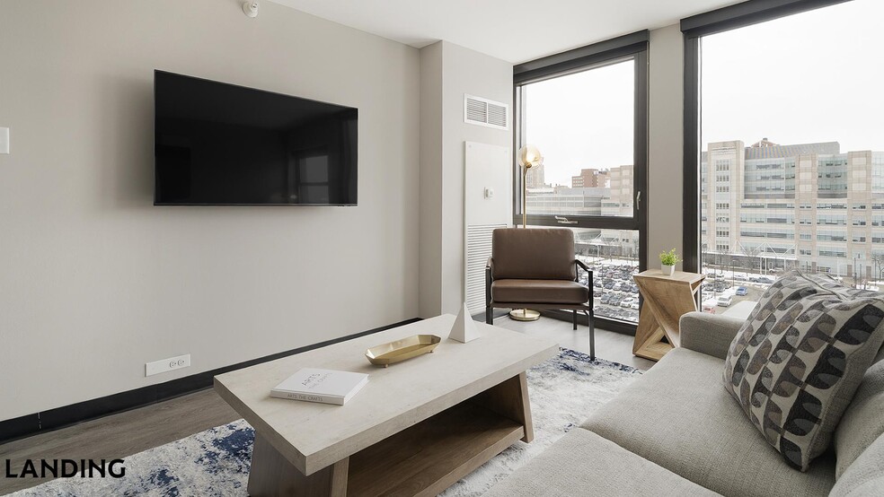 Building Photo - 1922 W Ogden Ave