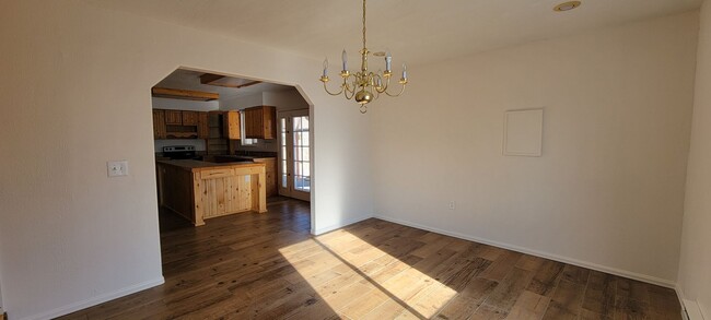 Building Photo - 720 Yarbrough St