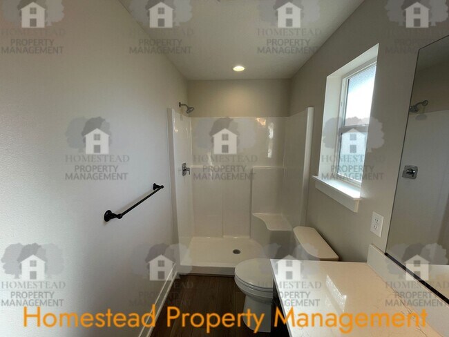 Building Photo - 644