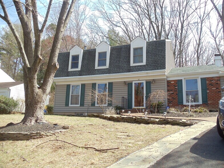 Building Photo - 1815 CRANBERRY LN