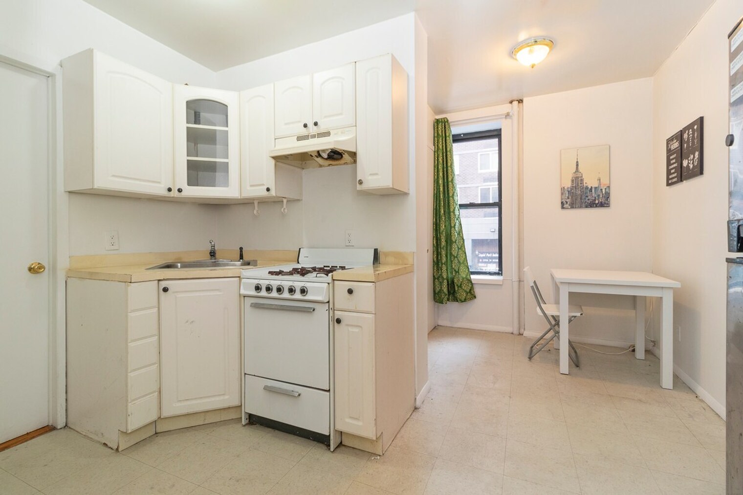 Building Photo - 329 E 94th St