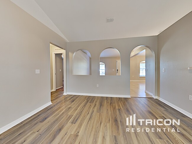 Building Photo - 5332 Abagail Dr
