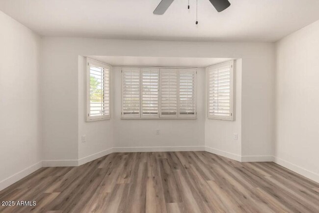 Building Photo - 17615 N Whispering Oaks Dr