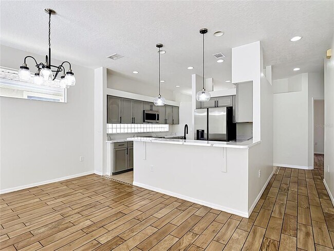 Building Photo - 2944 Sunset Vista Blvd