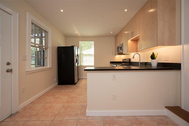 Building Photo - 318 NW 24th St