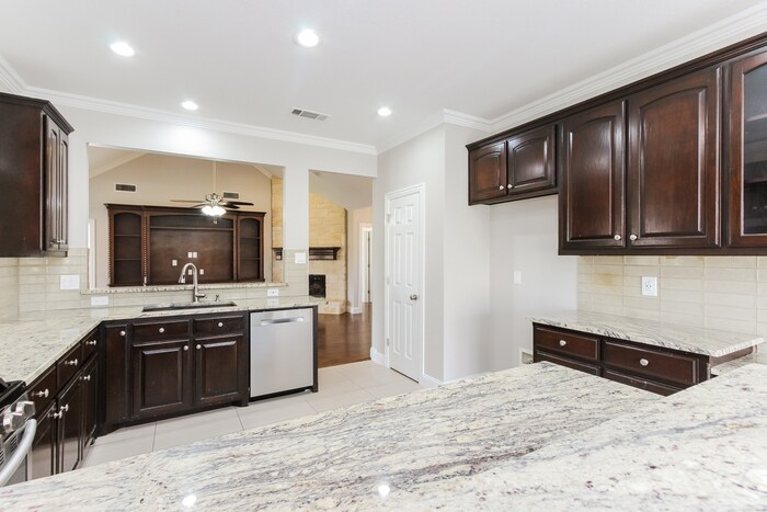 Building Photo - 6618 Coral Ln