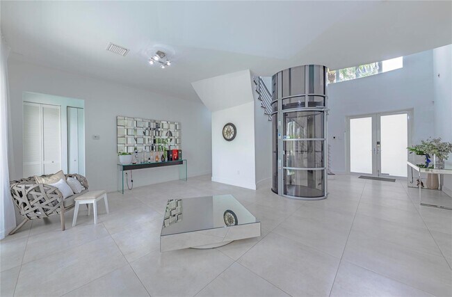 Building Photo - 7515 NW 99th Ave