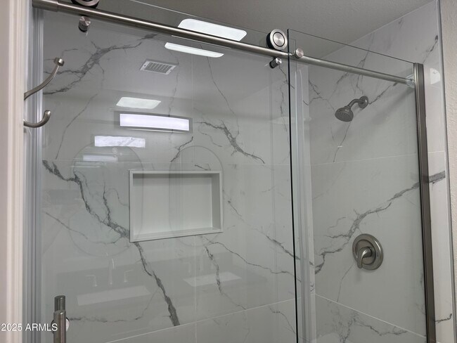 Building Photo - 4109 E Winchcomb Dr