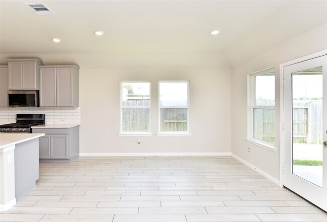 Building Photo - 1214 Oak Barrel Run