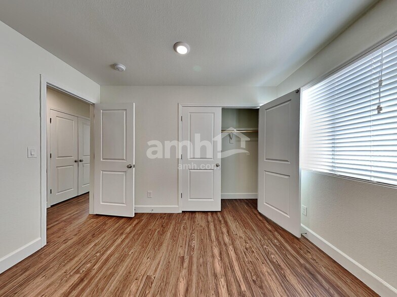 Building Photo - 1609 Viaggio Ave