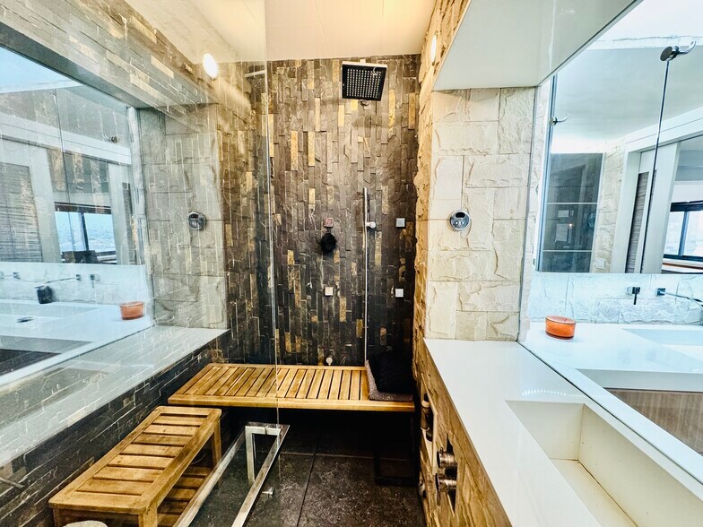 Building Photo - 11949 Union Tpke