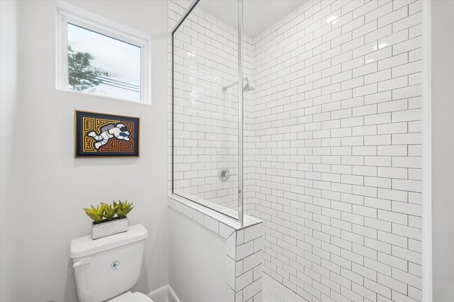 Building Photo - 1055 Timbergrove Yards Ln