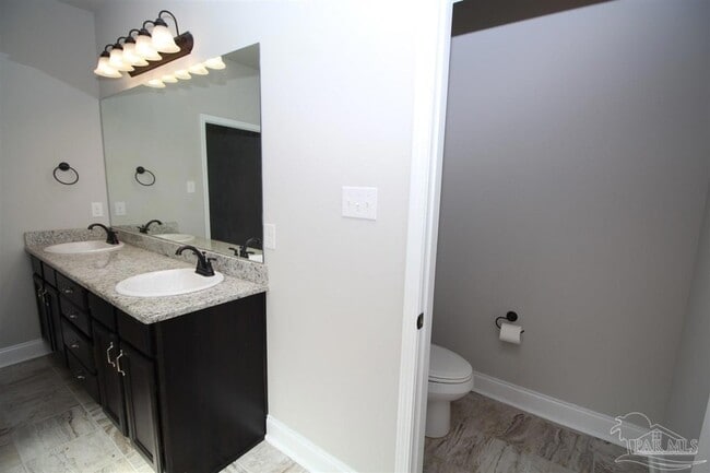 Building Photo - 8809 Bellawood Cir