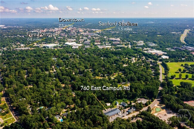 Building Photo - 760 E Campus Rd