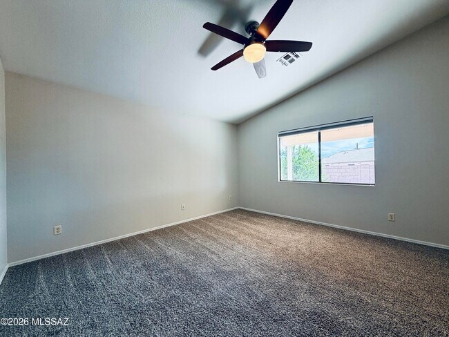 Building Photo - 2875 W Simplicity Dr