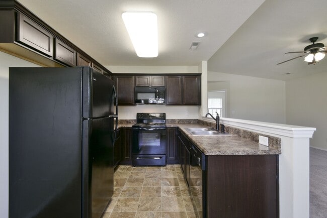 Building Photo - 6603 Prairie Trail