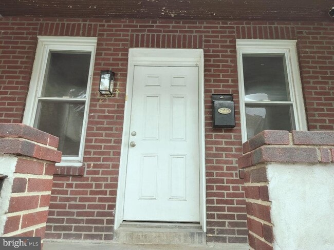 Building Photo - 2143 S Beechwood St